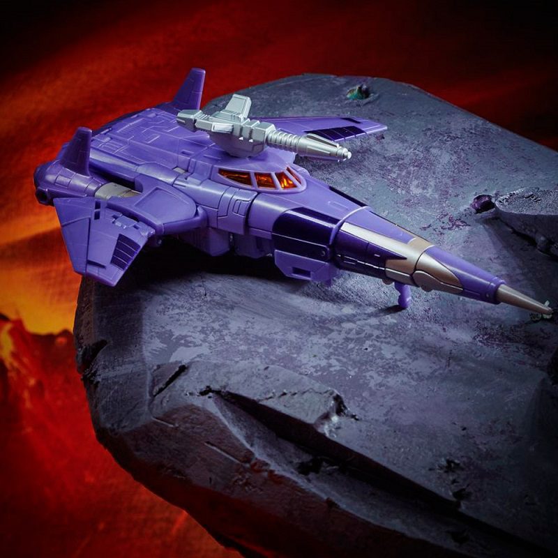 Hasbro Cyclonus Generations Selects – Figura Transformers Ispirata Al 1986, Con Nightstick - 6